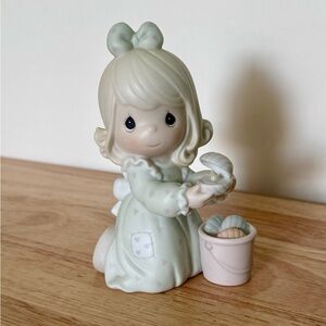 Precious Moments "It's No Secret What
God Can Do" Limited Edition Figurine